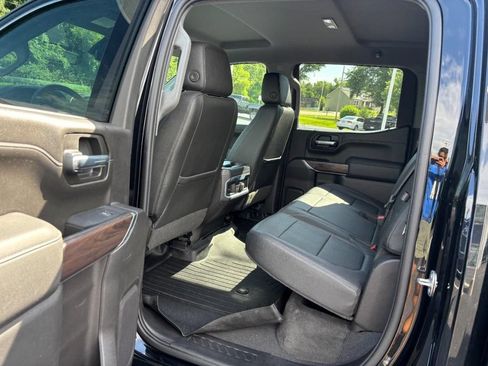 Used 2022 GMC Sierra 1500 SLT w/ SLT Premium Plus Package AWD/4WD image 10