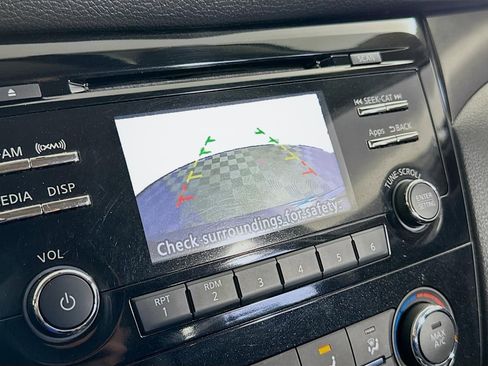 Used 2015 Nissan Rogue S image 32