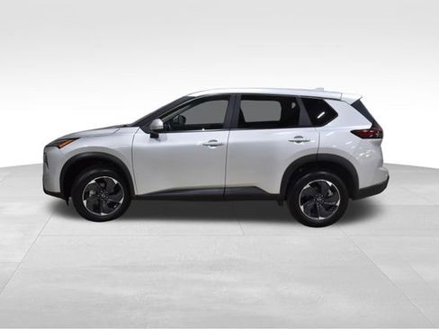 Used 2025 Nissan Rogue SV image 6