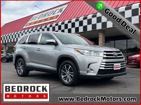 Used 2019 Toyota Highlander XLE AWD/4WD image 1
