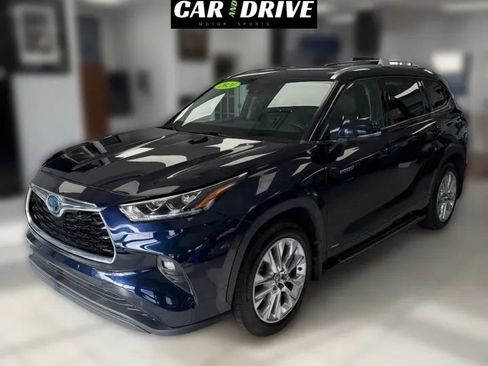 Used 2021 Toyota Highlander Limited image 1