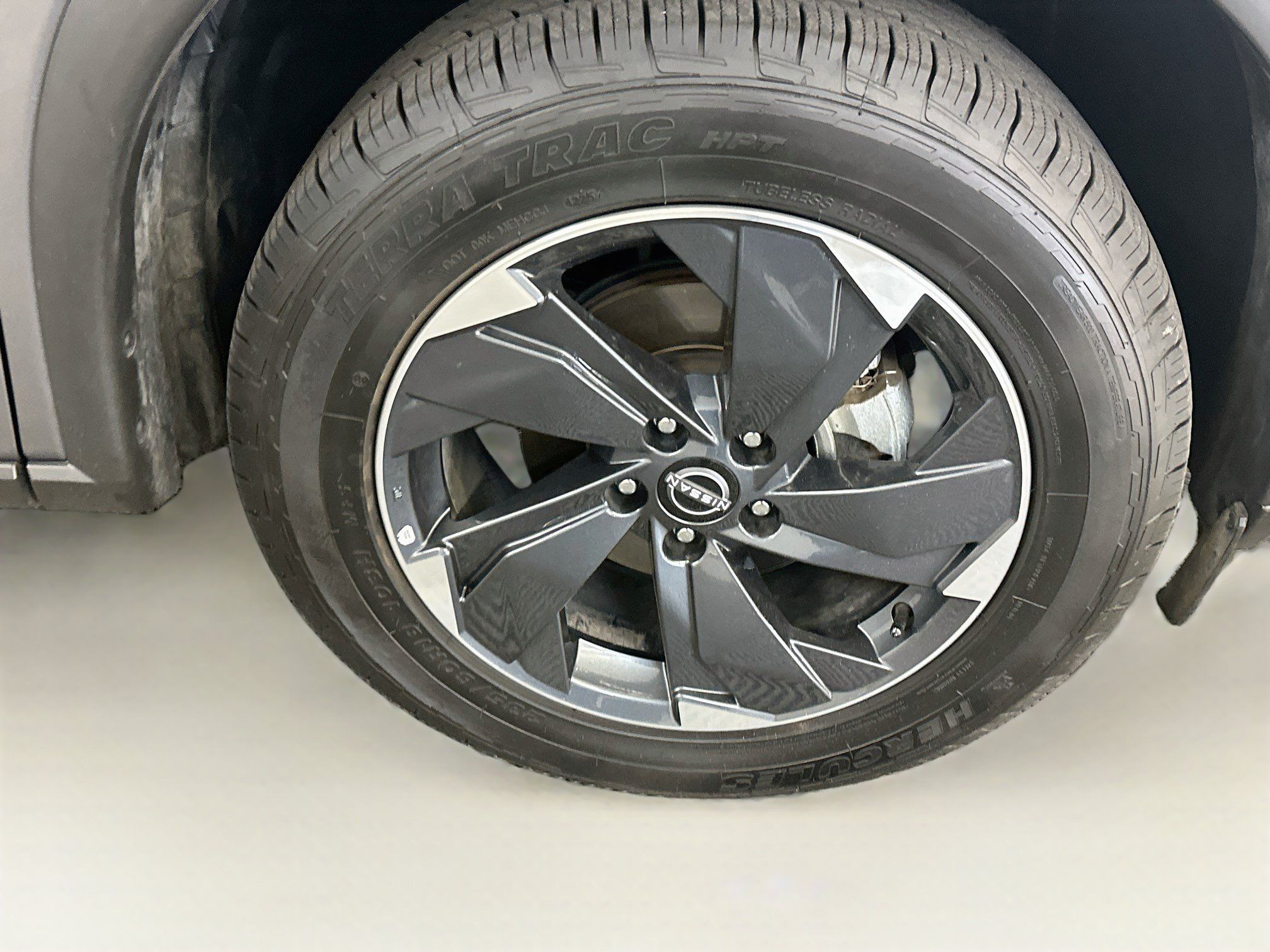 Used 2025 Nissan Rogue SV AWD/4WD image 11