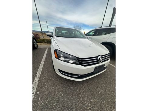 Used 2013 Volkswagen Passat TDI SE image 3