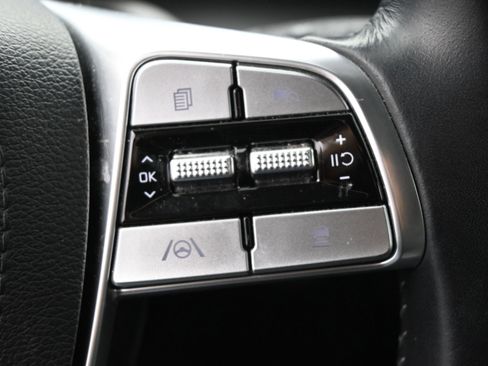 Used 2024 Kia Telluride LX image 39