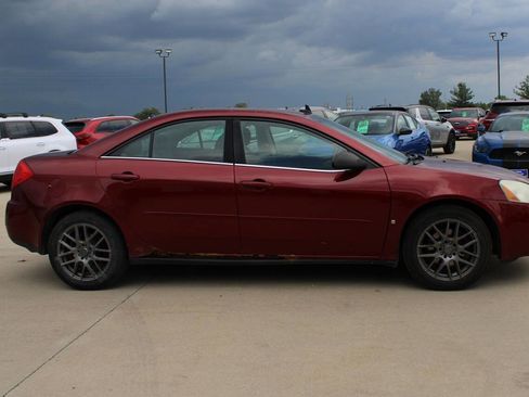 Used 2009 Pontiac G6 Sedan w/ Preferred Package FWD image 4