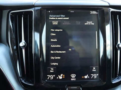 Used 2018 Volvo XC60 T6 Momentum w/ Convenience Package image 27