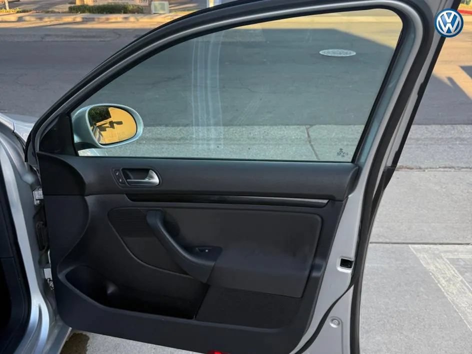Used 2010 Volkswagen Jetta S FWD image 26