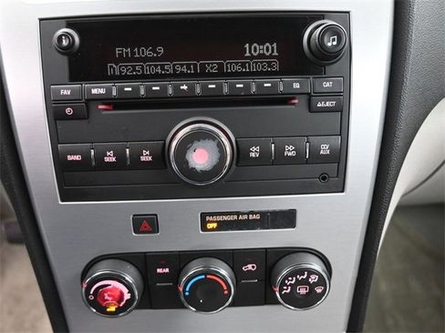 Used 2011 GMC Acadia SL w/ LPO, 'HIT The Road' Package image 4