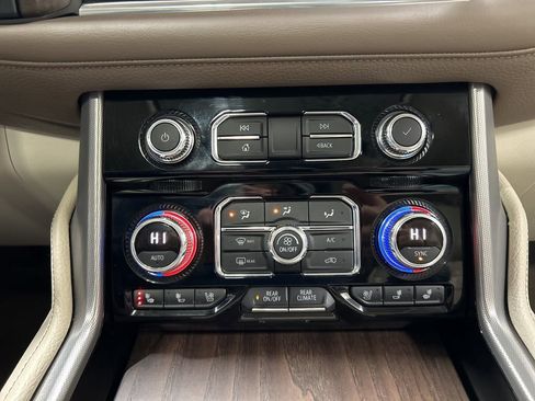 Used 2021 GMC Yukon Denali w/ Denali Ultimate Package image 23