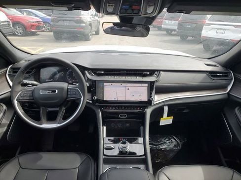 New 2026 Jeep Grand Cherokee Limited image 16