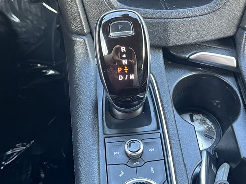 Used 2021 Cadillac XT5 Premium Luxury FWD image 21