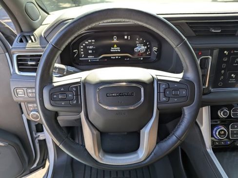 Used 2022 GMC Yukon Denali image 14