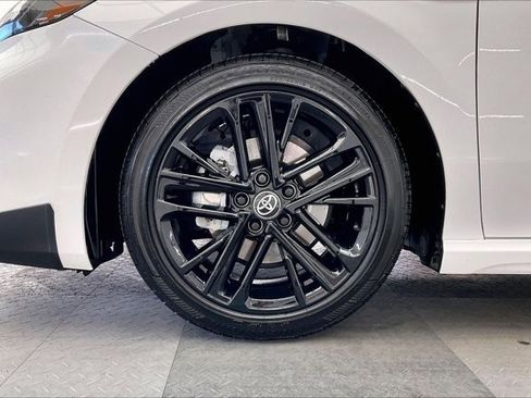 Used 2025 Toyota Camry SE image 8