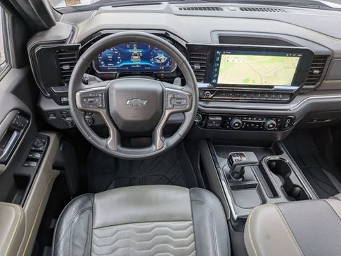 Used 2024 Chevrolet Silverado 1500 ZR2 w/ Technology Package image 34