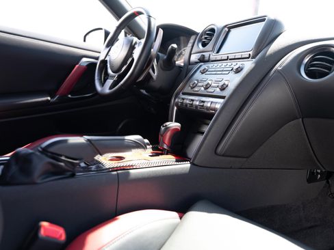 Used 2013 Nissan GT-R Black Edition AWD/4WD image 86