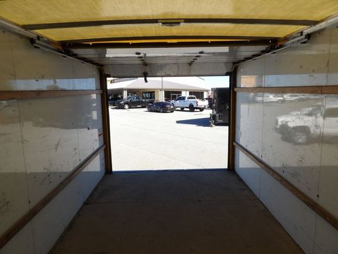 Used 2016 Ford E-350 and Econoline 350 Super Duty image 37