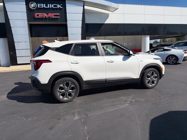 Used 2024 Kia Seltos LX AWD/4WD image 5