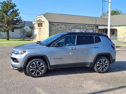 Certified 2024 Jeep Compass Limited image 24