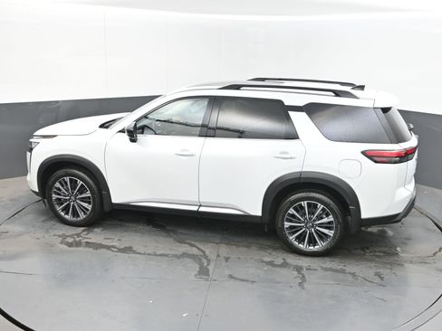New 2026 Nissan Pathfinder Platinum AWD/4WD image 36
