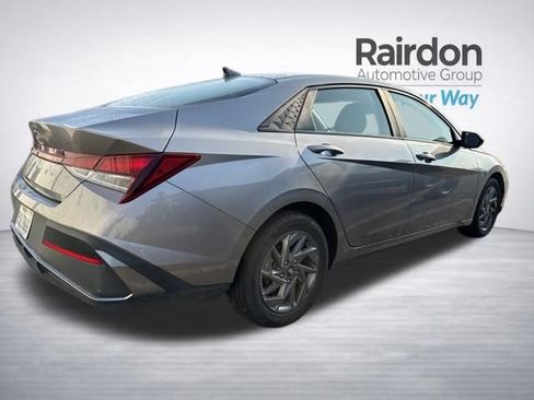 Used 2024 Hyundai Elantra SEL FWD image 14