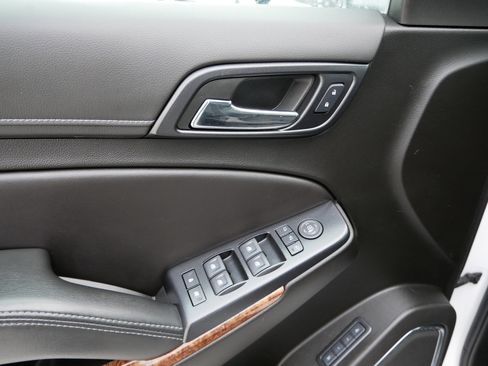 Used 2019 Chevrolet Suburban Premier image 20