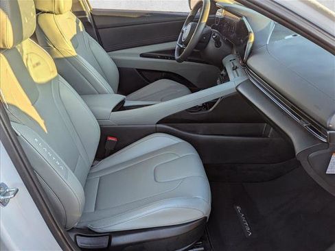 Certified 2025 Hyundai Elantra Limited image 20