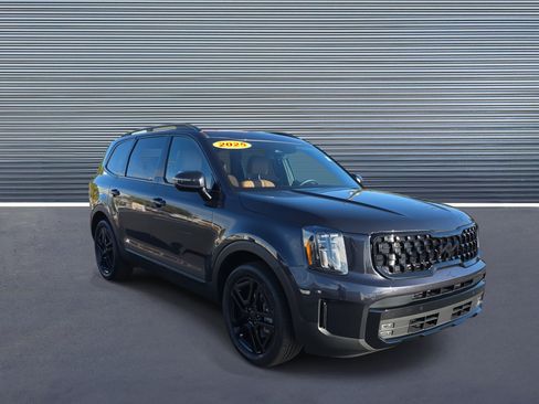 Used 2025 Kia Telluride SX Prestige X-Line image 2