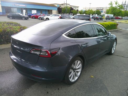 Used 2018 Tesla Model 3 Long Range RWD image 4