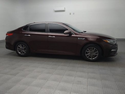 Used 2020 Kia Optima LX image 11