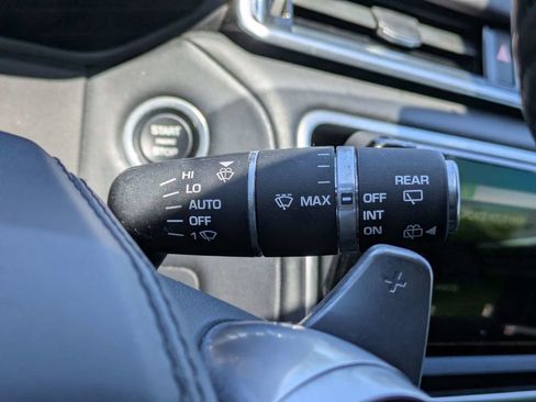 Used 2020 Land Rover Range Rover Velar R-Dynamic S AWD/4WD image 35