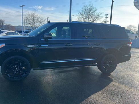 Used 2023 Lincoln Navigator L Reserve image 13