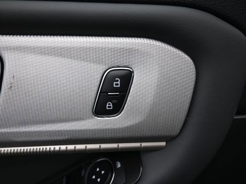 Used 2026 Ford Explorer Active image 19