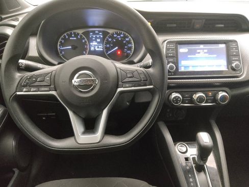 Used 2020 Nissan Kicks S image 22