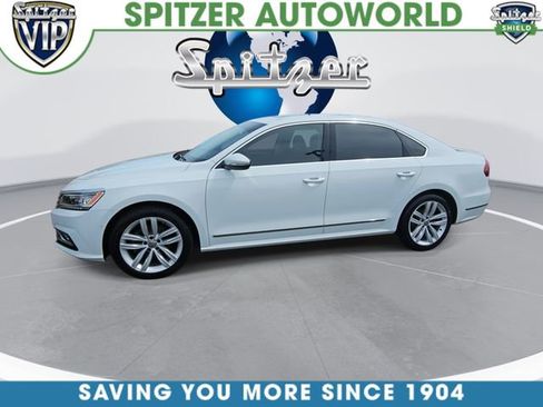 Used 2018 Volkswagen Passat 2.0T SEL Premium FWD image 5