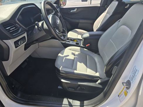 Used 2023 Ford Escape Platinum AWD/4WD image 9
