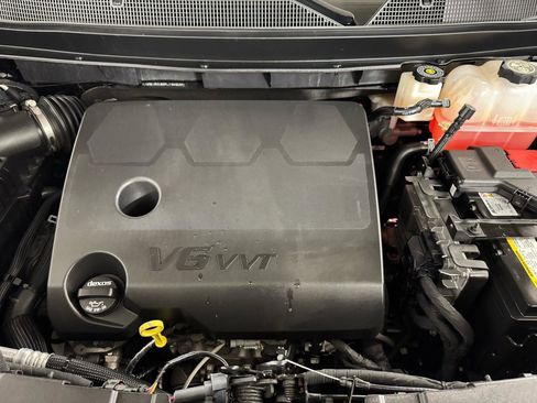 Used 2023 Chevrolet Traverse Premier w/ LPO, Floor Liner Package image 9