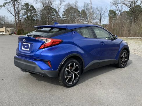 Used 2021 Toyota C-HR XLE image 7