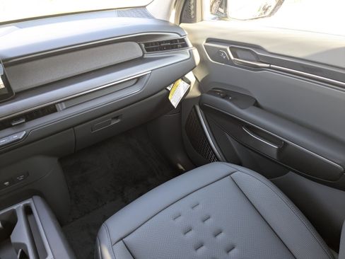 New 2026 Kia EV9 Wind image 21