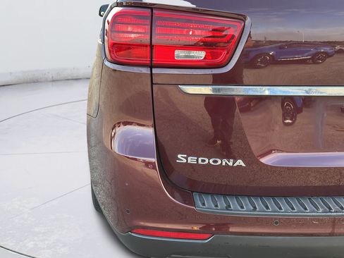 Used 2019 Kia Sedona EX FWD image 38