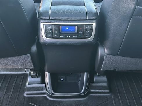 Used 2016 Toyota Highlander Limited image 30