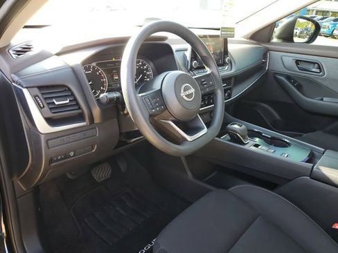 Used 2023 Nissan Rogue S image 13