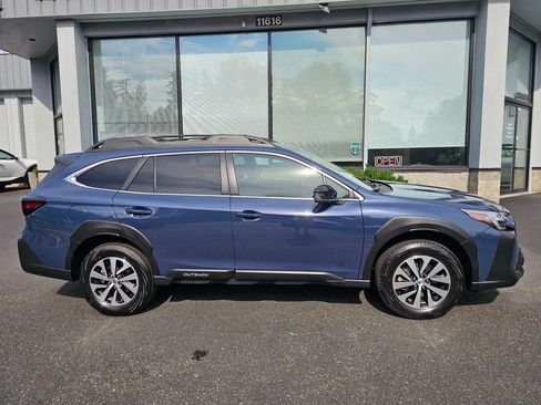 Used 2024 Subaru Outback Premium AWD/4WD image 8