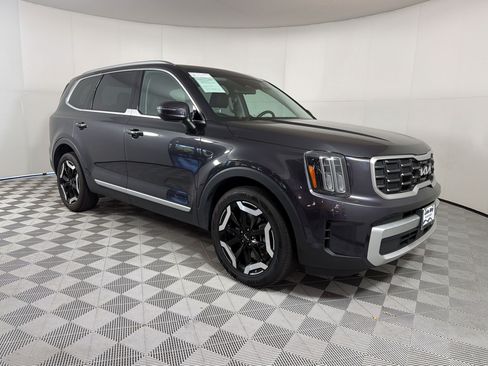 Used 2025 Kia Telluride S FWD image 7