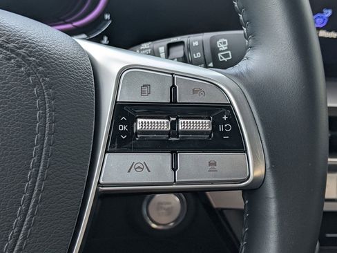 Used 2025 Kia Telluride LX image 19