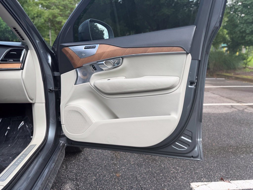 Used 2017 Volvo XC90 T6 Inscription w/ Vision Package AWD/4WD image 14