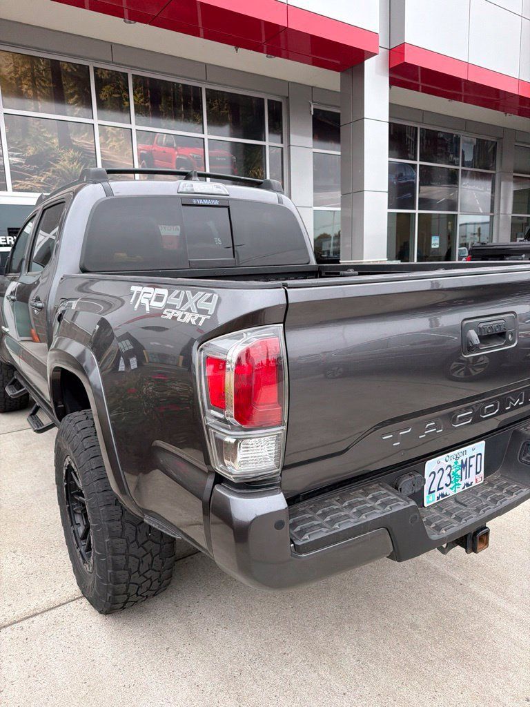 Used 2020 Toyota Tacoma TRD Sport w/ Technology Package AWD/4WD image 6