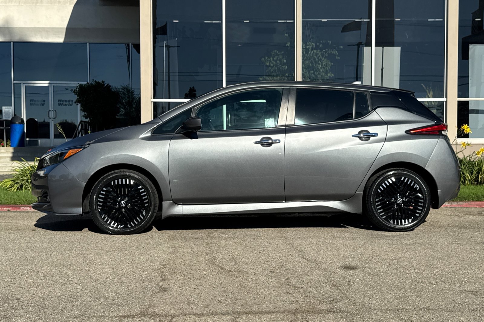 Used 2024 Nissan Leaf SV Plus FWD image 7