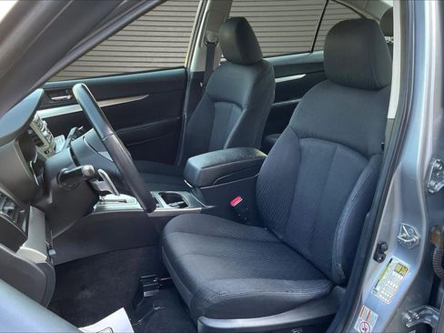 Used 2010 Subaru Legacy 2.5i Premium image 19