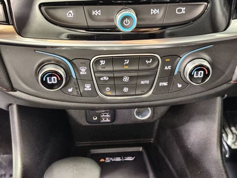 Used 2023 Chevrolet Traverse RS AWD/4WD image 30