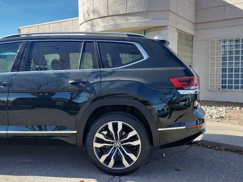 Used 2022 Volkswagen Atlas SEL Premium image 9